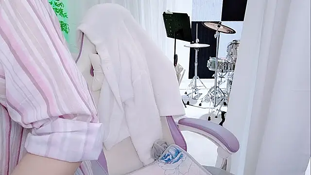 Vaness-a online show from 11.20.25