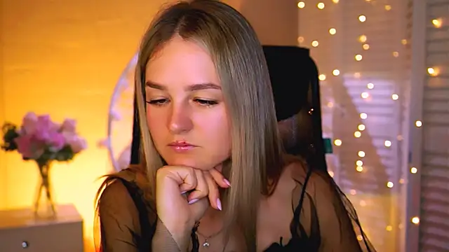 DeboraLarson online show from 11.12.25