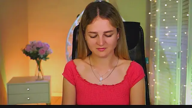 Snapshot of DeboraLarson chatting on 07.03.26 DeboraLarson online show from 07.03.26
