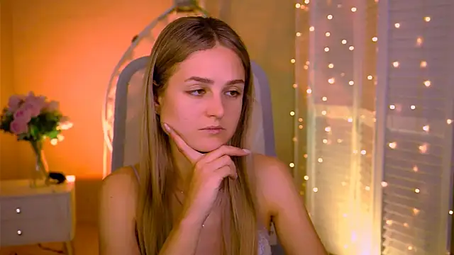 Snapshot of DeboraLarson chatting on 07.18.26 DeboraLarson online show from 07.18.26
