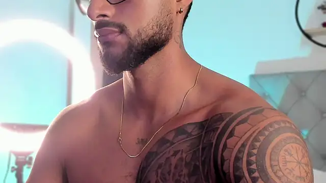 LiamGarcia1 online show from 01.10.25