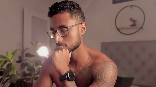 LiamGarcia1 online show from 01.30.25