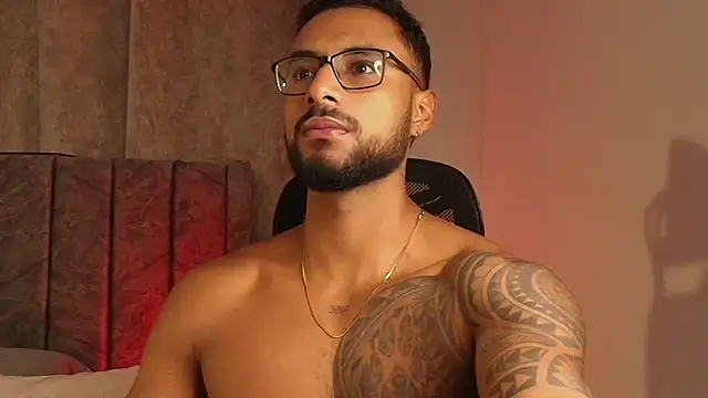 LiamGarcia1 online show from 02.15.25