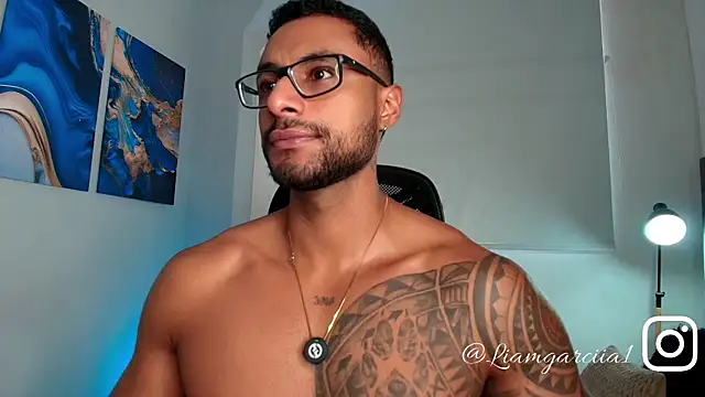 Snapshot of LiamGarcia1 chatting on 04.21.26 LiamGarcia1 online show from 04.21.26