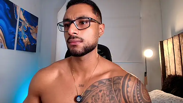 Snapshot of LiamGarcia1 chatting on 04.29.26 LiamGarcia1 online show from 04.29.26