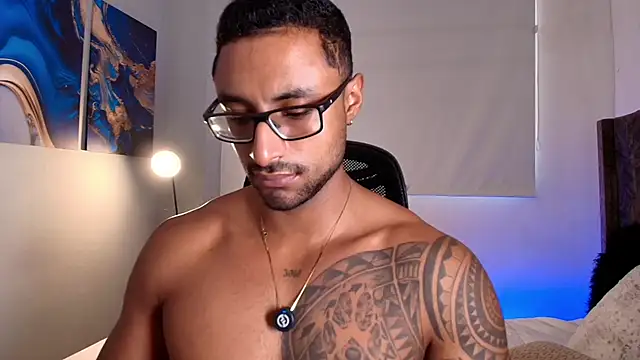 Snapshot of LiamGarcia1 chatting on 05.03.26 LiamGarcia1 online show from 05.03.26