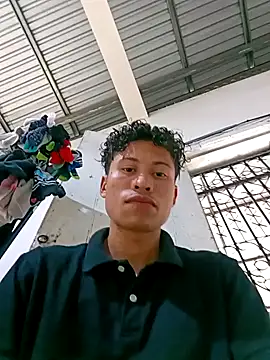 Snapshot of kgmc2 chatting on 12.17.24 kgmc2 online show from 12.17.24