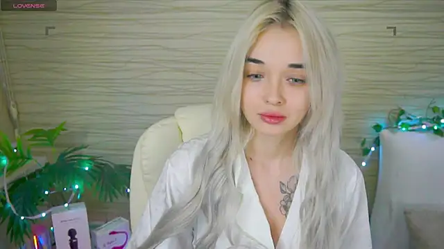 Ashley S online show from 02.10.25