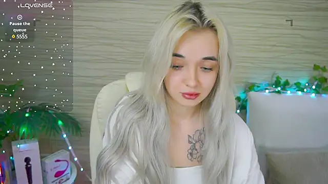 Ashley S online show from 02.12.25