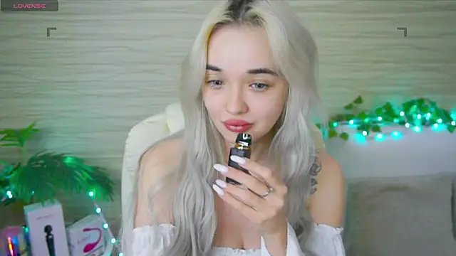 Ashley S online show from 02.28.25