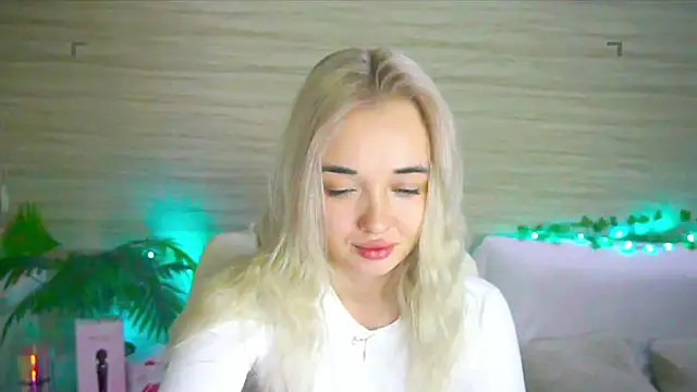 Ashley S online show from 09.25.25