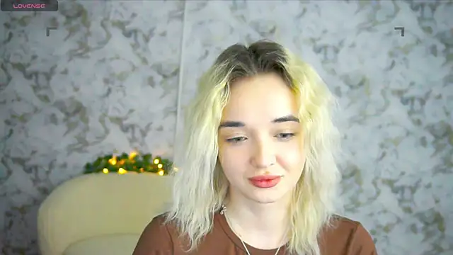 Snapshot of Ashley_S chatting on 04.21.26 Ashley S online show from 04.21.26