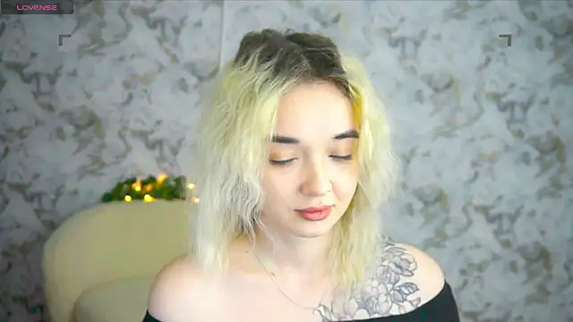 Snapshot of Ashley_S chatting on 04.22.26 Ashley S online show from 04.22.26