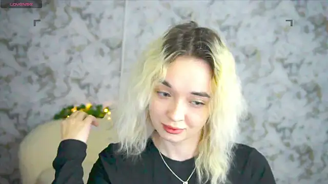 Snapshot of Ashley_S chatting on 04.23.26 Ashley S online show from 04.23.26