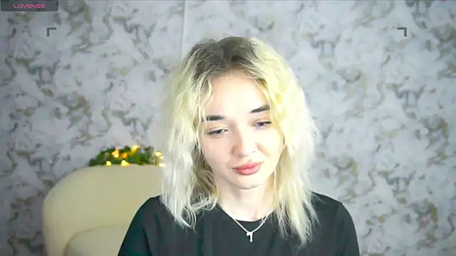 Snapshot of Ashley_S chatting on 04.25.26 Ashley S online show from 04.25.26
