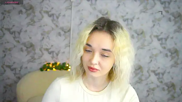 Snapshot of Ashley_S chatting on 04.28.26 Ashley S online show from 04.28.26
