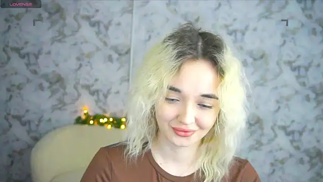 Snapshot of Ashley_S chatting on 05.06.26 Ashley S online show from 05.06.26