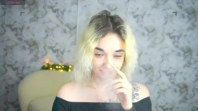 Snapshot of Ashley_S chatting on 05.14.26 Ashley S online show from 05.14.26