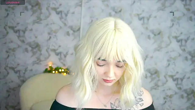 Snapshot of Ashley_S chatting on 05.25.26 Ashley S online show from 05.25.26
