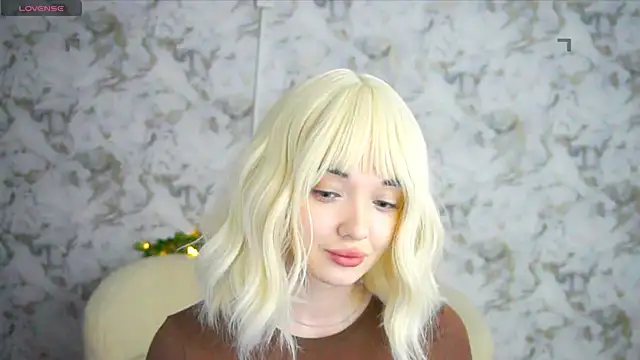 Snapshot of Ashley_S chatting on 06.19.26 Ashley S online show from 06.19.26