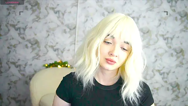 Snapshot of Ashley_S chatting on 06.21.26 Ashley S online show from 06.21.26