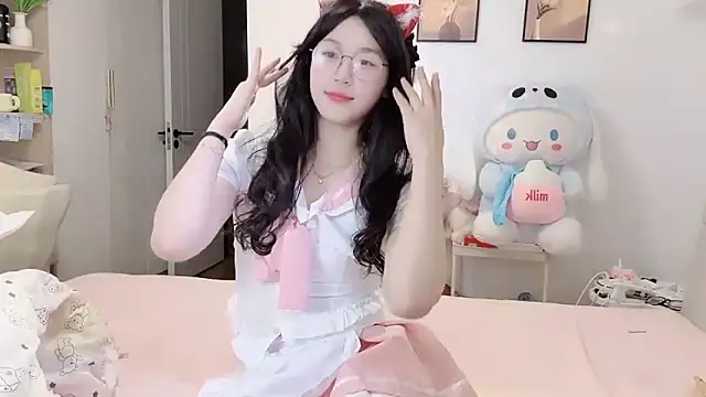 Luminous163 online show from 11.05.25