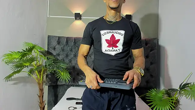 Snapshot of Salomon_koude chatting on 05.15.26 Salomon koude online show from 05.15.26