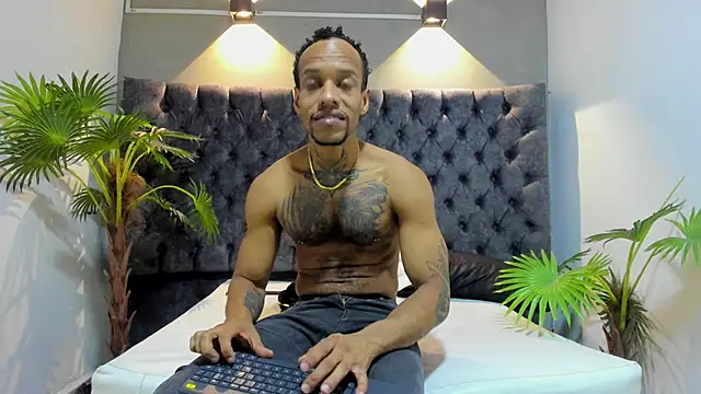 Snapshot of Salomon_koude chatting on 05.18.26 Salomon koude online show from 05.18.26