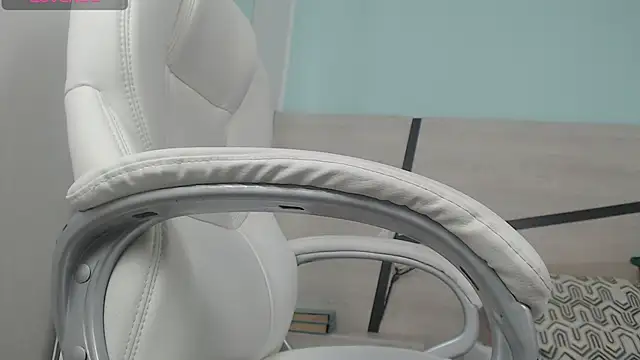 sussy leon online show from 02.20.25