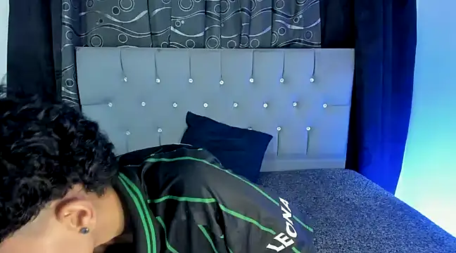 Snapshot of nova_sex01 chatting on 12.17.24 nova sex01 online show from 12.17.24