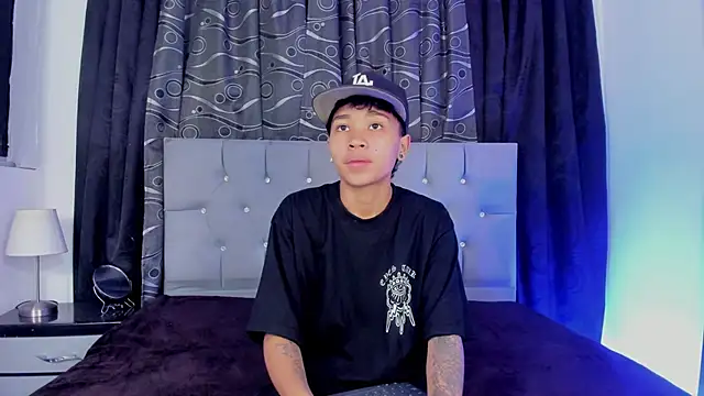 Snapshot of nova_sex01 chatting on 03.18.25 nova sex01 online show from 03.18.25