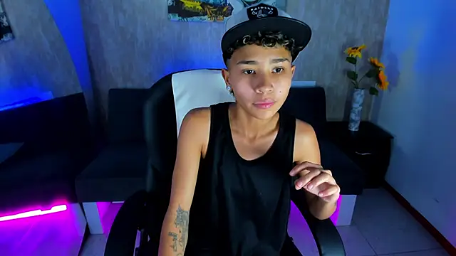 Snapshot of nova_sex01 chatting on 02.14.26 nova sex01 online show from 02.14.26