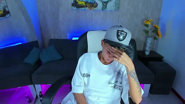 Snapshot of nova_sex01 chatting on 02.27.26 nova sex01 online show from 02.27.26