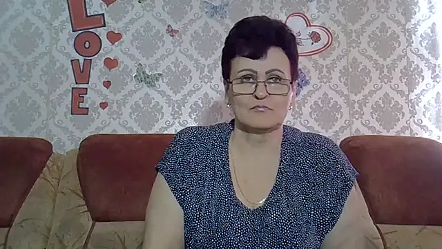 Snapshot of PaulaGolden chatting on 11.23.25 PaulaGolden online show from 11.23.25