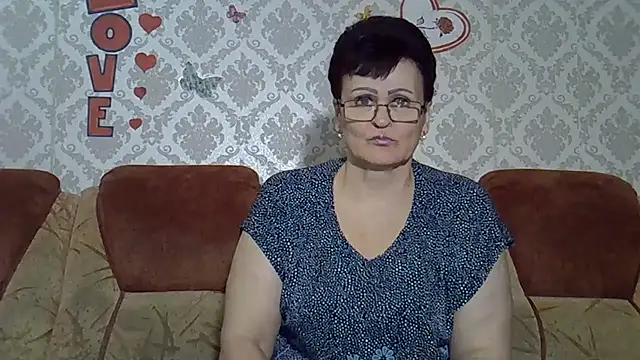 Snapshot of PaulaGolden chatting on 11.30.25 PaulaGolden online show from 11.30.25