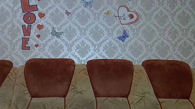 Snapshot of PaulaGolden chatting on 12.04.25 PaulaGolden online show from 12.04.25