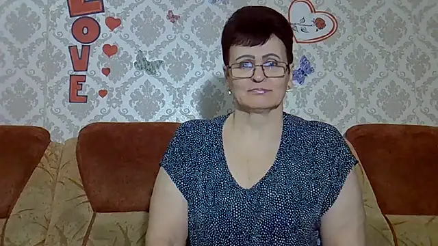 Snapshot of PaulaGolden chatting on 12.22.25 PaulaGolden online show from 12.22.25