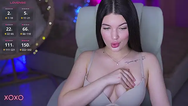 YourLolaBunny online show from 04.11.26