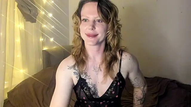 Snapshot of AngelikaBurn chatting on 04.19.26 AngelikaBurn online show from 04.19.26