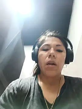 Karenn12 online show from 10.10.25