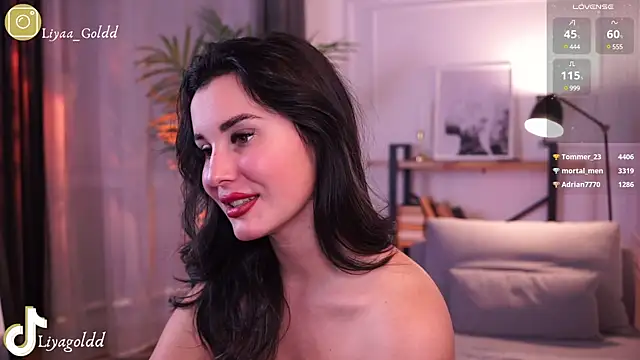 Snapshot of Liya_Gold_ chatting on 12.12.24 Liya Gold online show from 12.12.24