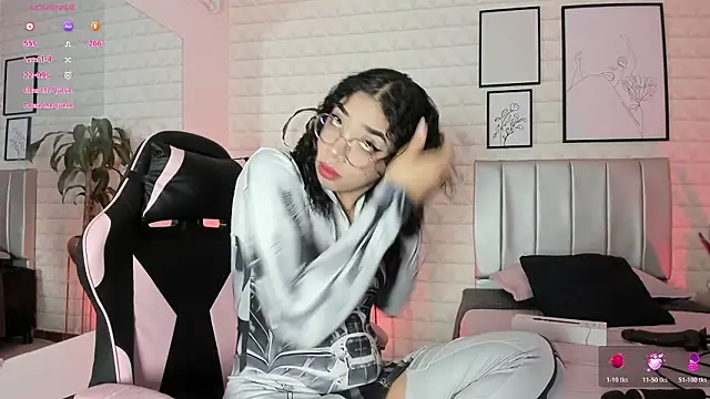 Lizzie-Evans online show from 02.27.26