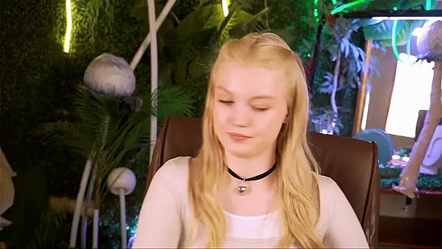 GraceGlamour online show from 03.17.25