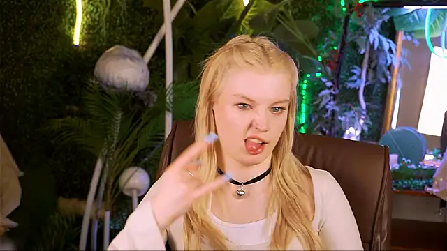 GraceGlamour online show from 03.17.25