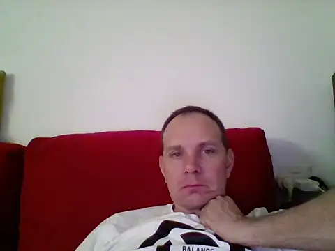 Snapshot of civik chatting on 07.24.26 civik online show from 07.24.26