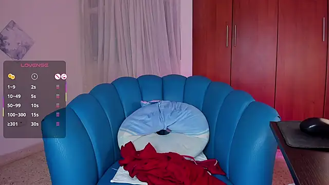 Julie Markk online show from 11.15.25