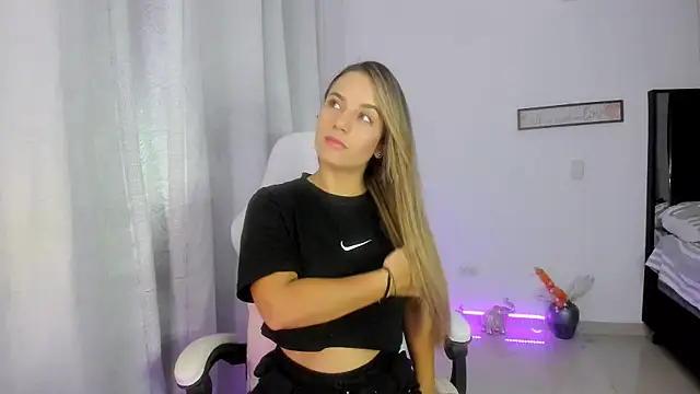 Snapshot of Sara_lopez_28 chatting on 02.28.25 Sara lopez 28 online show from 02.28.25