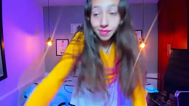 Snapshot of Valeria_roussi chatting on 12.02.24 Valeria roussi online show from 12.02.24