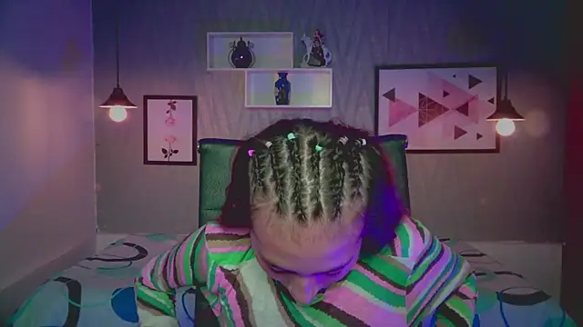 Snapshot of Valeria_roussi chatting on 12.06.24 Valeria roussi online show from 12.06.24