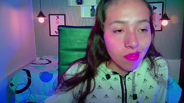 Snapshot of Valeria_roussi chatting on 12.09.24 Valeria roussi online show from 12.09.24